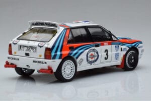 Lancia Delta HF Integrale Evoluzione #3 D. Auriol / B. Occelli Tour de Corse 1992 Kyosho 1:18 08348H Metal - imagem 3 de 9