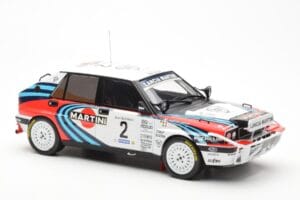 Lancia Delta Integrale 16V #2 M. Biasion / T. Siviero Rally Safari 1990 IXO 1:18 18RMC139A Metal - imagem 4 de 6