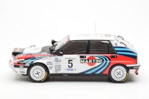 Lancia Delta Integrale 16V #5 J. Kankkunen / J. Piironen Rally Safari 1990 IXO 1:18 18RMC139C Metal - imagem 3 de 6
