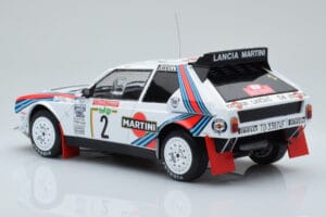 Lancia Delta S4 #2 M. Alen / I. Kivimaki Rally San Remo 1986 IXO 1:18 18RMC130A Metal - imagem 5 de 6