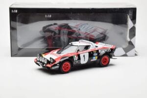 Lancia Stratos HF #1 Lancia Pirelli W. Rohrl / C. Geistdorfer Winners Dynabit Saarland Rallye 1978 Minichamps 1:18 155781701  - imagem 6 de 6