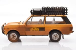 Land Rover Defender 90 Camel Trophy Sumatra 1981 Almost Real 1:18 810107 Metal - imagem 4 de 8
