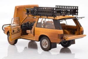 Land Rover Defender 90 Camel Trophy Sumatra 1981 Almost Real 1:18 810107 Metal - imagem 5 de 8