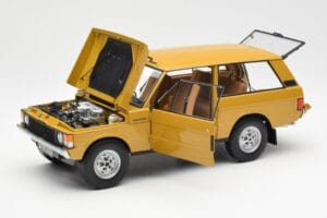Land Rover Range Rover Classic Amarelo Almost Real 1:18 ALM810103 Metal - imagem 2 de 8