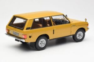 Land Rover Range Rover Classic Amarelo Almost Real 1:18 ALM810103 Metal - imagem 3 de 8