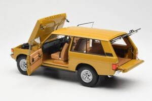 Land Rover Range Rover Classic Amarelo Almost Real 1:18 ALM810103 Metal - imagem 5 de 8
