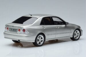 Lexus IS200 XE10 Prata Otto 1:18 OT991 Resina - imagem 2 de 6