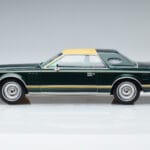 Lincoln Continental Mark V Verde Escuro MCG 1:18 MCG18404 Metal - image 3 of 6