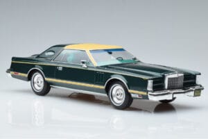 Lincoln Continental Mark V Verde Escuro MCG 1:18 MCG18404 Metal - imagem 4 de 6