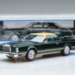 Lincoln Continental Mark V Verde Escuro MCG 1:18 MCG18404 Metal - image 6 of 6