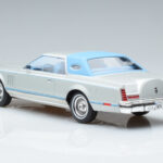 Lincoln Continental Mark V Prateado MCG 1:18 - image 5 of 6