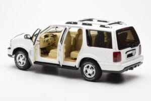 Lincoln Navigator Branco AUTOart 1:18 72761 Metal - imagem 5 de 8