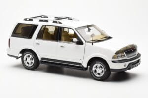 Lincoln Navigator Branco AUTOart 1:18 72761 Metal - imagem 6 de 8