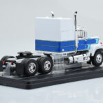 Mack Superliner Magnum Branco Azul IXO 1:43 - image 2 of 6