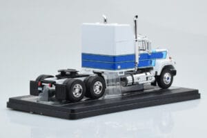 Mack Superliner Magnum Branco Azul IXO 1:43 TR165 Metal - imagem 2 de 6