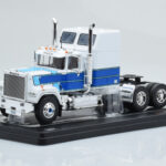 Mack Superliner Magnum Branco Azul IXO 1:43