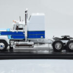 Mack Superliner Magnum Branco Azul IXO 1:43 - image 3 of 6