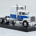 Mack Superliner Magnum Branco Azul IXO 1:43 - image 4 of 6
