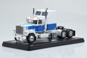 Mack Superliner Magnum Branco Azul IXO 1:43