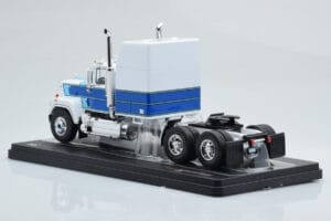 Mack Superliner Magnum Branco Azul IXO 1:43 TR165 Metal - imagem 5 de 6