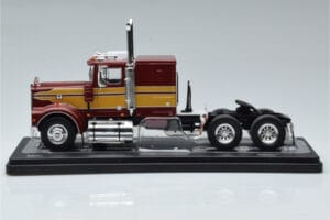 Marmon CHDT Vermelho Dourado IXO 1:43 TR157 Metal - imagem 3 de 6