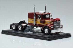 Marmon CHDT Vermelho Dourado IXO 1:43 TR157 Metal - imagem 4 de 6