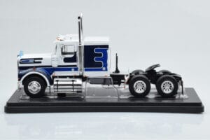 Marmon CHDT Branco Azul IXO 1:43 TR083 Metal - imagem 2 de 4