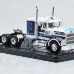 Marmon CHDT Branco Azul IXO 1:43 - image 3 of 4