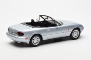 Mazda MX-5 NA Prata Norev 1:18 188023 Metal - imagem 2 de 7