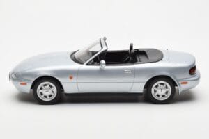 Mazda MX-5 NA Prata Norev 1:18 188023 Metal - imagem 3 de 7