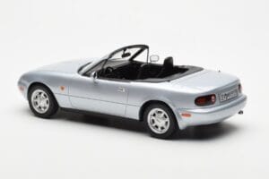 Mazda MX-5 NA Prata Norev 1:18 188023 Metal - imagem 6 de 7
