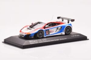 McLaren 12C GT3 #82 Russian Team A. Vasiliev / D. Vasiliauskas / M. Asmer / B. Spengler Spa 24 Hours 2014 Minichamps 1:43 437 - imagem 2 de 4