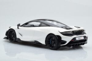 McLaren 765LT Branco GT Spirit 1:18 GT861 Resina - imagem 5 de 6