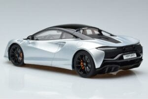 McLaren Artura Prata GT Spirit 1:18 GT873 Resina - imagem 5 de 6