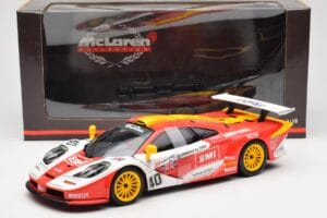 McLaren F1 GTR #40 J. O'Rourke / M. Sugden / P. Auberlein EMI 24 Hours of Le Mans 1996 UT Models 1:18 39820 Metal - imagem 6 de 6