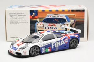 McLaren F1 GTR #38 M. Duez / M. Soper / E. Lafitte Team Bigazzi 24 Hours of Le Mans 1996 UT Models 1:18 80439421484 Metal - imagem 6 de 6