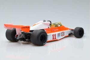 McLaren M23 #11 J. Hunt F1 World Champion 1976 MCG 1:18 MCG18612F Metal - imagem 2 de 6