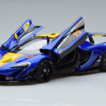 McLaren P1 GTR Azul Com Riscas Amarelas AUTOart 1:18 - image 2 of 7