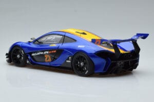 McLaren P1 GTR Azul Com Riscas Amarelas AUTOart 1:18 81542 Compósito - imagem 6 de 7