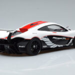 McLaren P1 GTR Branco Brilhante Com Riscas Vermelhas AUTOart 1:18 - image 3 of 7