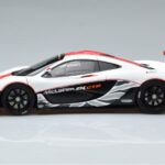 McLaren P1 GTR Branco Brilhante Com Riscas Vermelhas AUTOart 1:18 - image 4 of 7