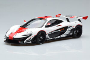 McLaren P1 GTR Branco Brilhante Com Riscas Vermelhas AUTOart 1:18