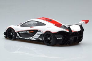 McLaren P1 GTR Branco Brilhante Com Riscas Vermelhas AUTOart 1:18 81541 Compósito - imagem 6 de 7
