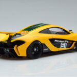 McLaren P1 GTR Amarelo Com Riscas Verdes AUTOart 1:18 - image 3 of 7