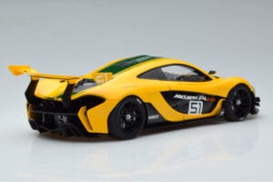 McLaren P1 GTR Amarelo Com Riscas Verdes AUTOart 1:18 81544 Compósito - imagem 3 de 7