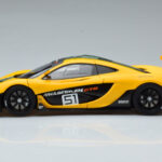 McLaren P1 GTR Amarelo Com Riscas Verdes AUTOart 1:18 - image 4 of 7