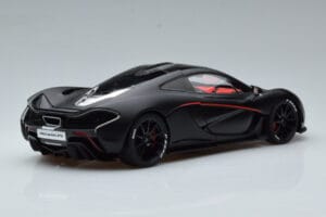 McLaren P1 Preto Mate AUTOart 1:18 76027 Metal - imagem 3 de 9