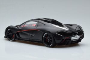 McLaren P1 Preto Mate AUTOart 1:18 76027 Metal - imagem 6 de 9
