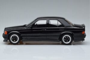 Mercedes 190E W201 2.3 AMG The Hammer Otto 1:18 OT754 Resina - imagem 3 de 6