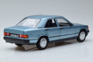 Mercedes 190E W201 Azul Claro Norev 1:18 183828 Metal - imagem 3 de 7